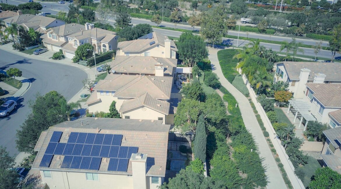 Por qué instalar placas solares en casas