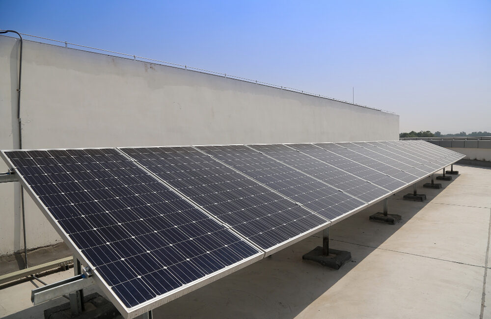 placas-solares-en-edificio